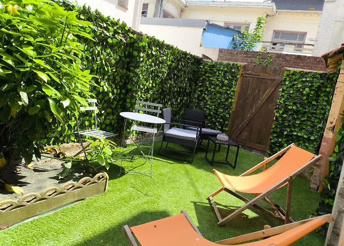 ++++ Central Charmant 70M2 Avec Balcon, Mer A 200 M Et Rue Pietonne A 300 M ++++