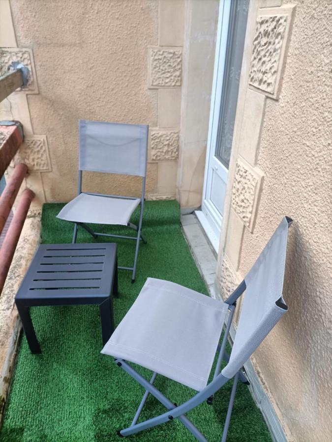 Appartement ++++ 70m2 Avec Balcon, A 200 M Et Rue Pietonne A 300 M ++++ *