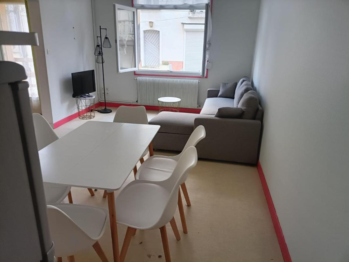 ++++ 70m2 Avec Balcon, A 200 M Et Rue Pietonne A 300 M ++++ *