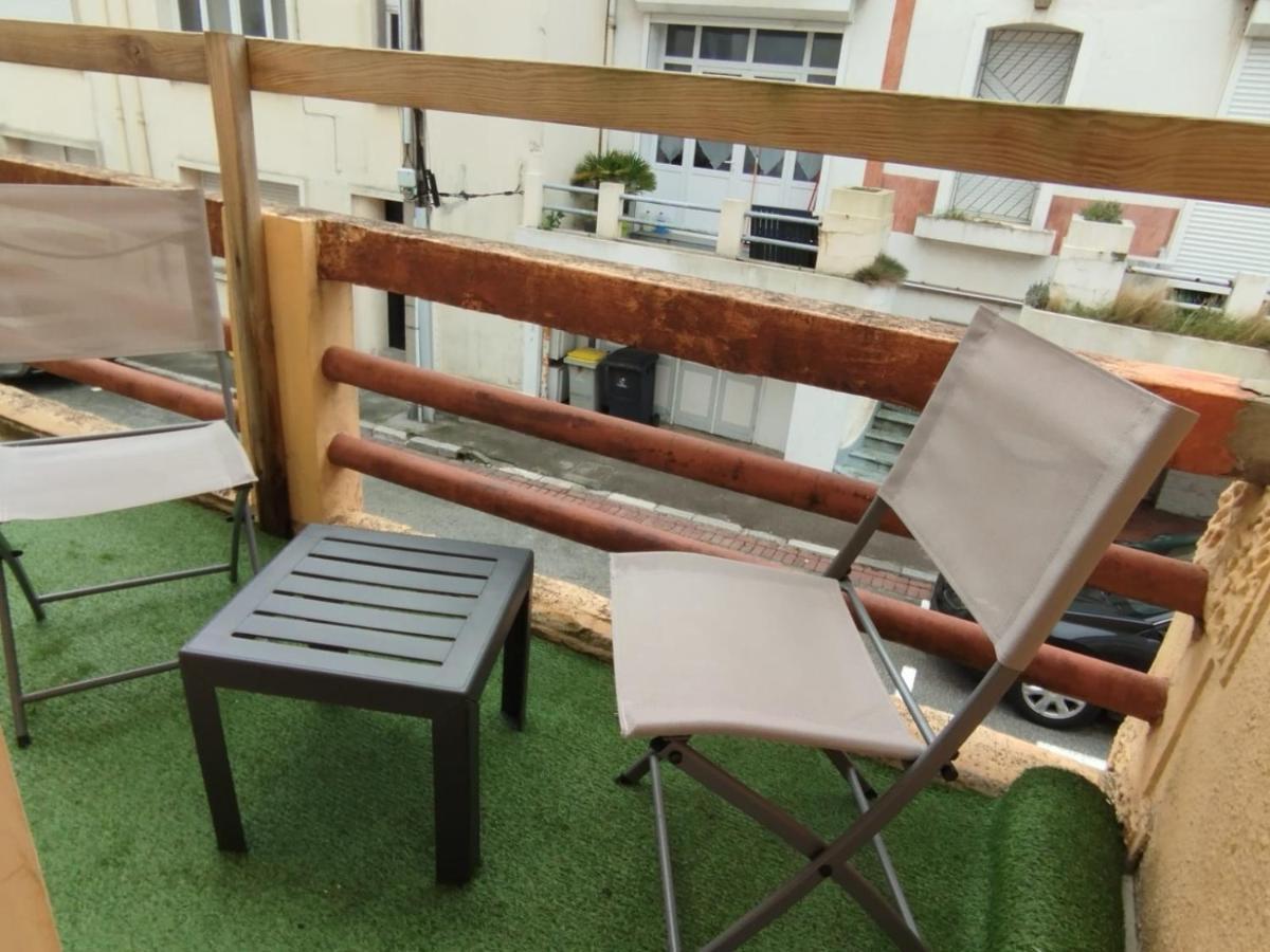 Apartamento ++++ 70m2 Avec Balcon, A 200 M Et Rue Pietonne A 300 M ++++
