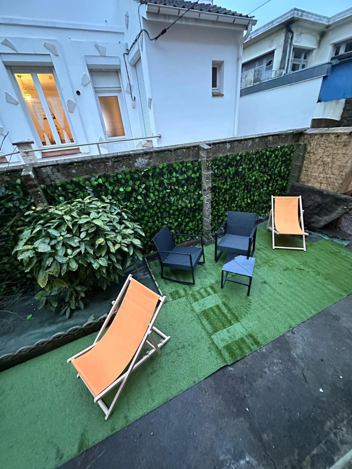 Appartement ++++ 70m2 Avec Balcon, A 200 M Et Rue Pietonne A 300 M ++++