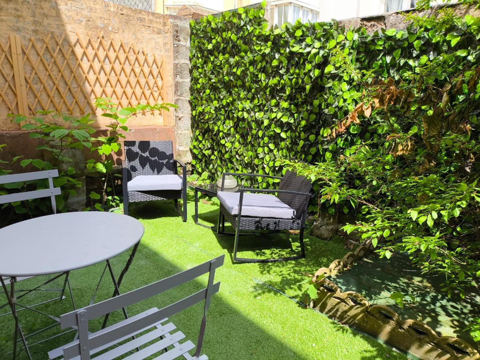 ++++ 70m2 Avec Balcon, A 200 M Et Rue Pietonne A 300 M ++++